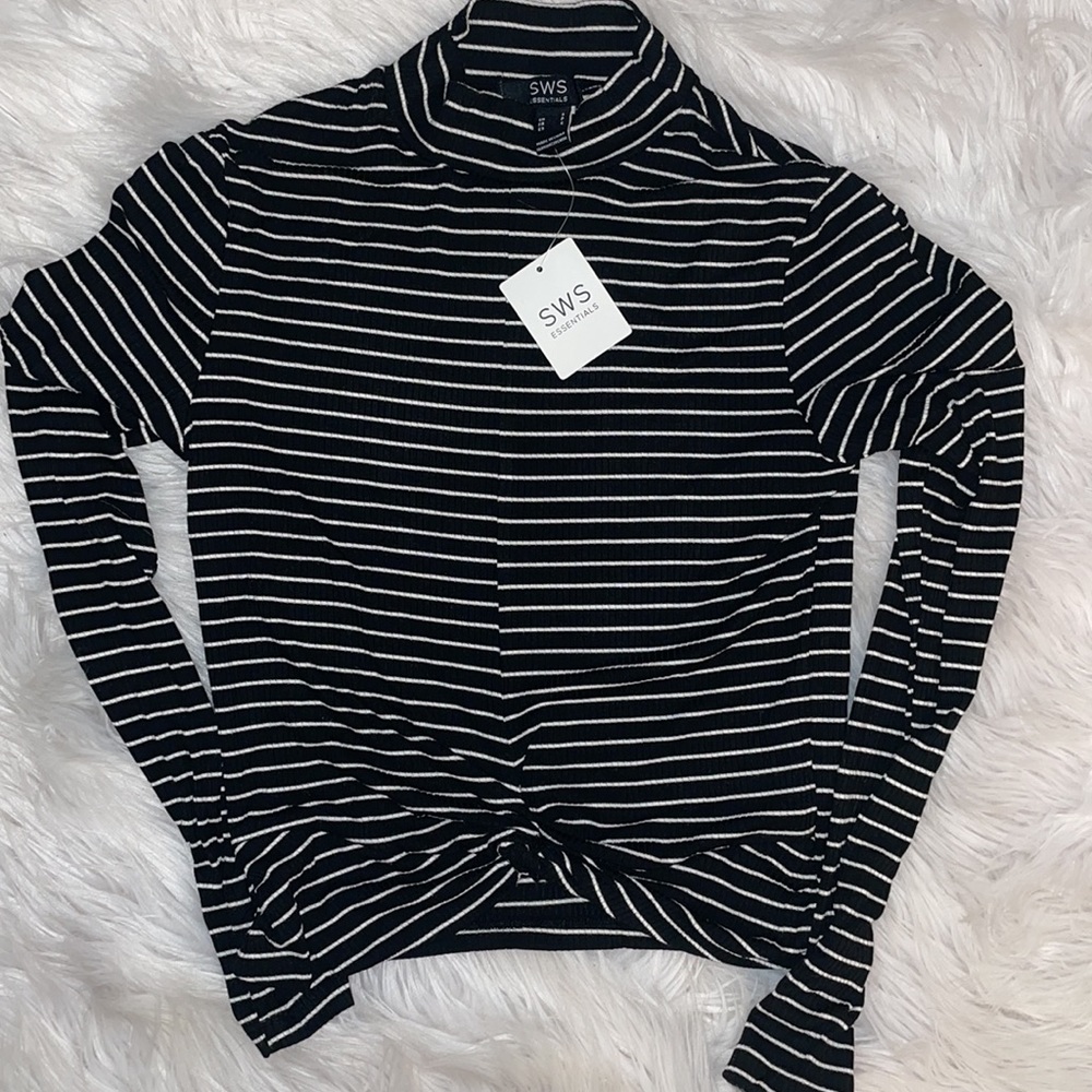 Black and White long Sleeve striped Cropped Top Size Small